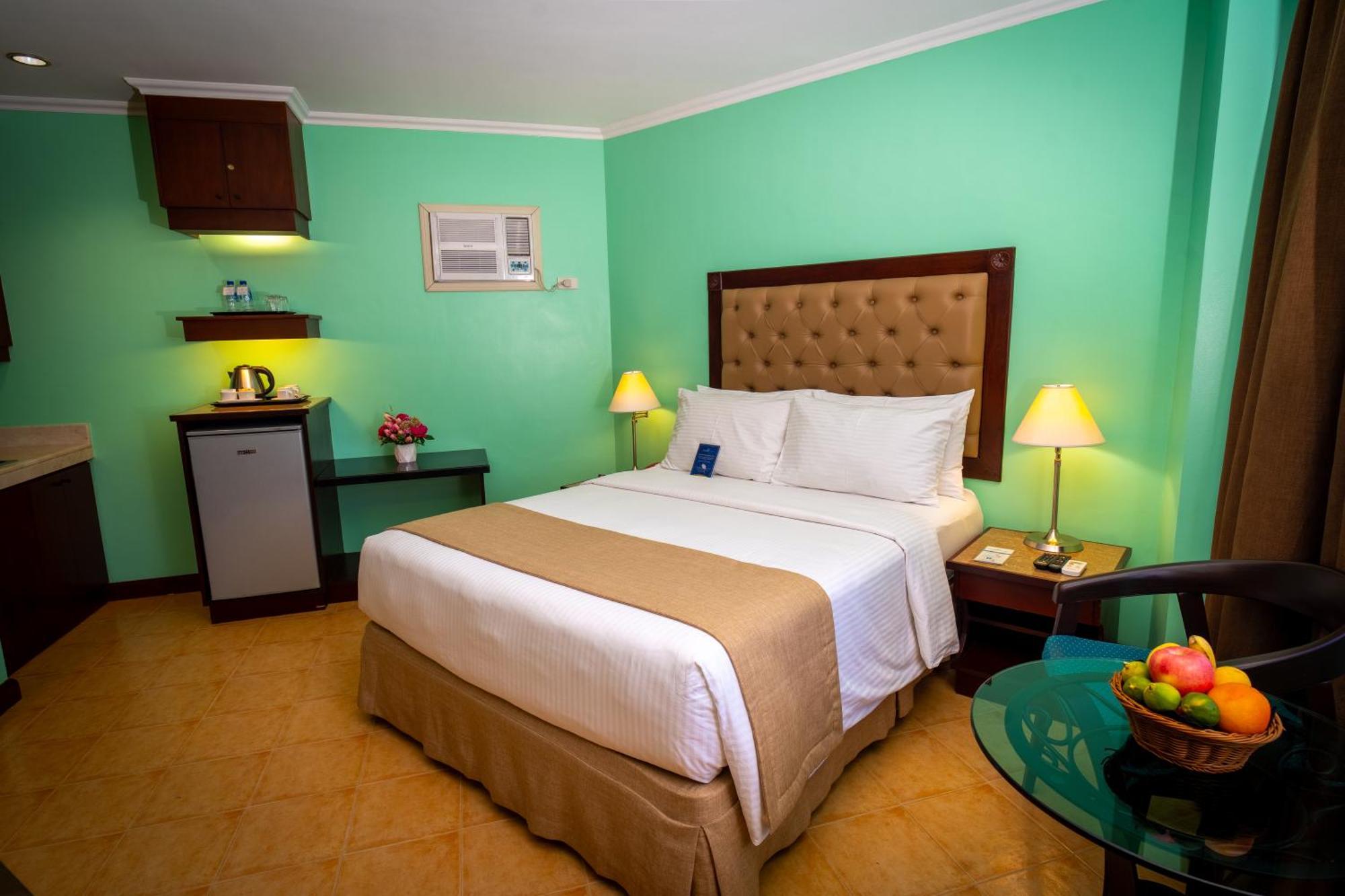 Royal Bellagio Hotel Makati City Dış mekan fotoğraf