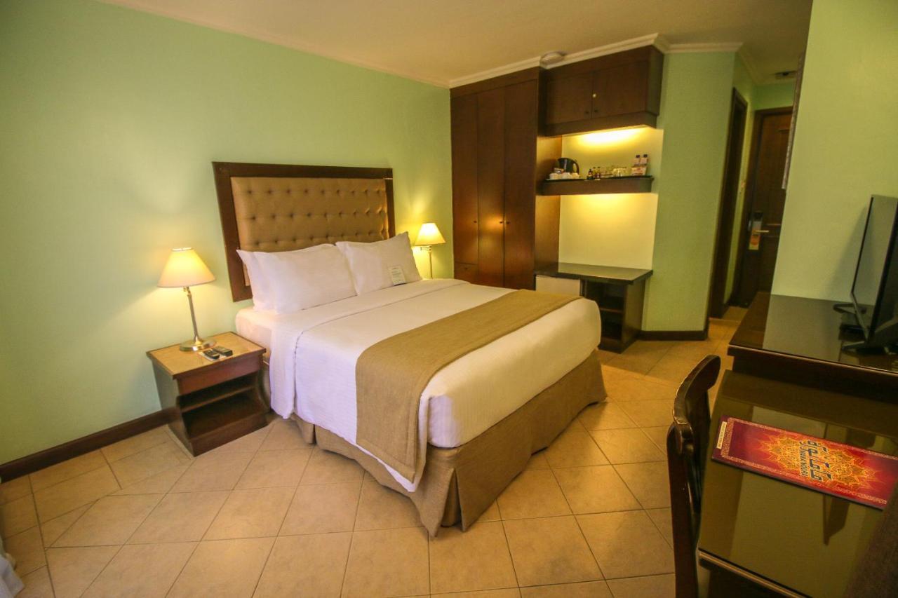 Royal Bellagio Hotel Makati City Dış mekan fotoğraf